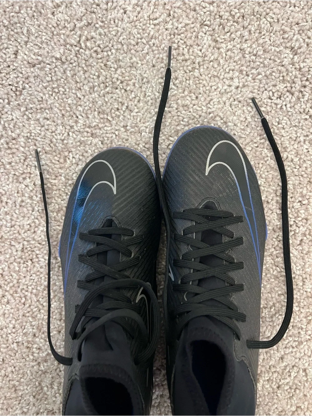 🔵NIKE: Boy size 5, Mercurial black & royal blue logo cleats w/ties, preowned🔵
